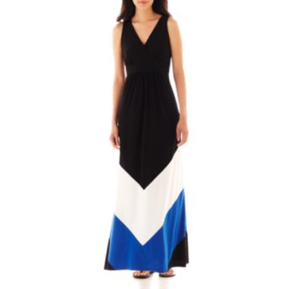 STUDIO ONE Maxi dress with white and blue accent.